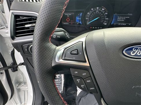 Certified 2024 Ford Edge ST-Line image 28