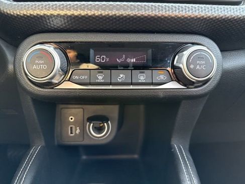 Used 2019 Nissan Kicks SV FWD image 31