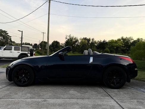 Used 2007 Nissan 350Z Touring RWD image 8