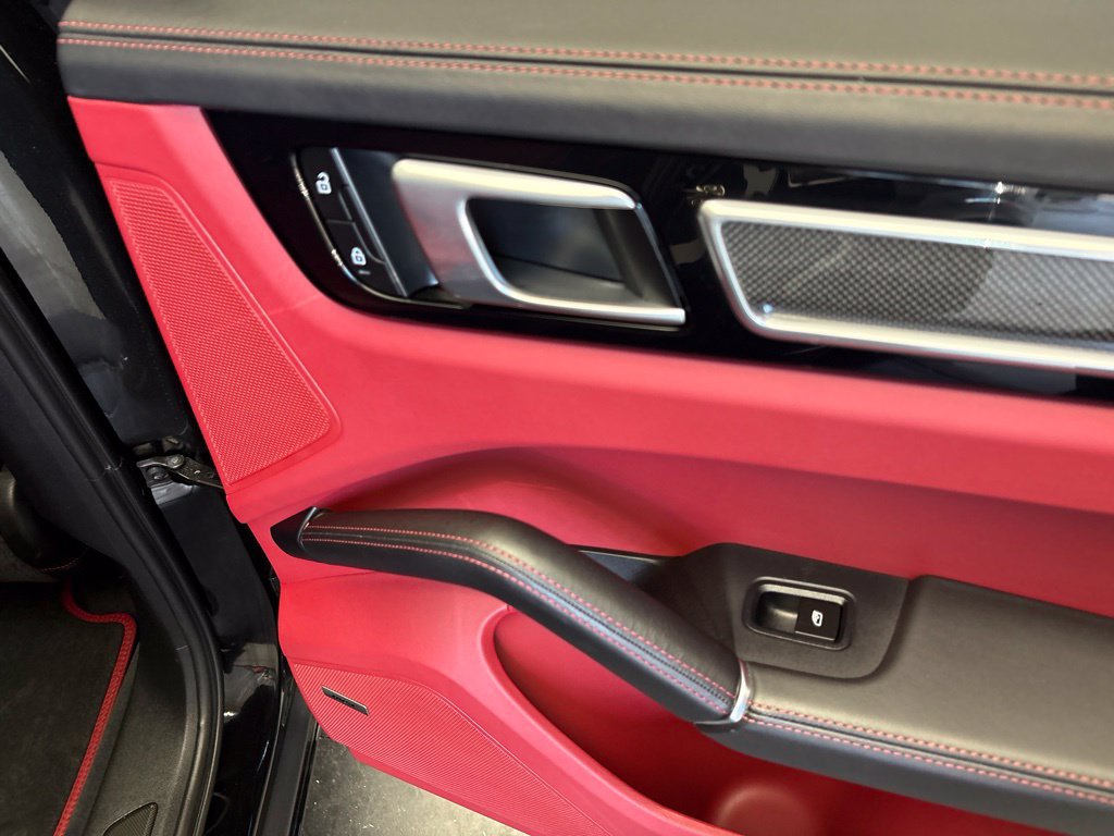 Certified 2023 Porsche Cayenne GTS AWD/4WD image 28
