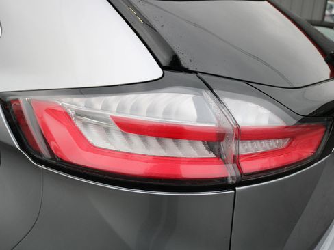 Used 2022 Ford Edge Titanium AWD/4WD image 11