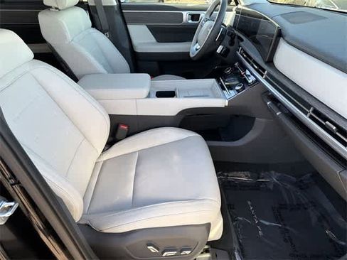 Used 2025 Hyundai Santa Fe Calligraphy image 23