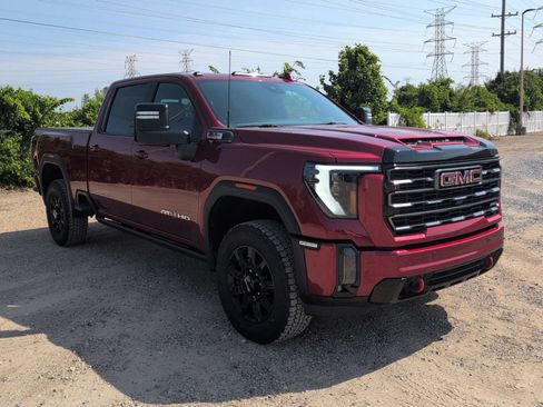 Used 2024 GMC Sierra 2500 AT4 w/ AT4 Premium Plus Package AWD/4WD image 8