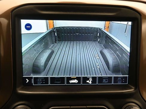 Used 2022 Chevrolet Silverado 2500 High Country w/ Safety Package II image 28