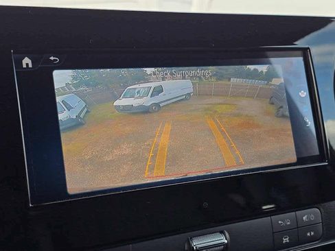 Used 2025 Mercedes-Benz Sprinter 2500 image 33