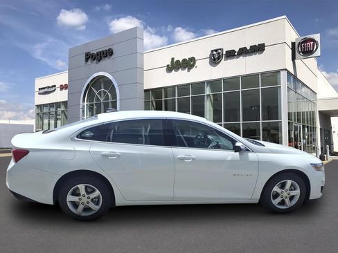 Used 2024 Chevrolet Malibu LS w/ Driver Confidence Package FWD image 2