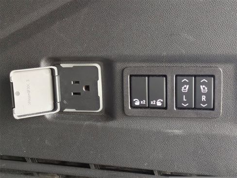 Used 2023 Chevrolet Tahoe Premier image 14