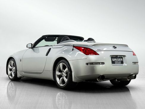 Used 2007 Nissan 350Z Enthusiast RWD image 4