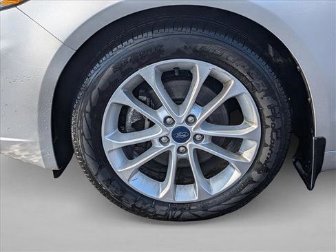 Used 2019 Ford Fusion SE image 11