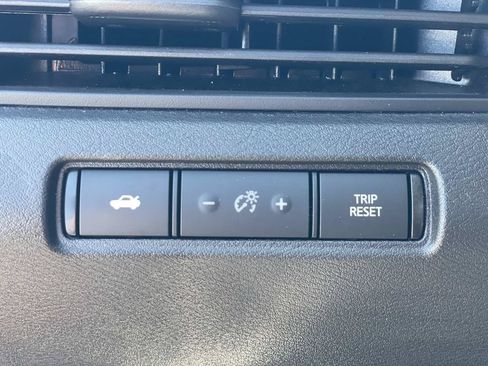 Used 2024 Nissan Altima 2.5 SV FWD image 17