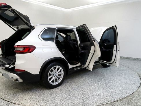 Used 2023 BMW X5 xDrive40i w/ Premium Package AWD/4WD image 12