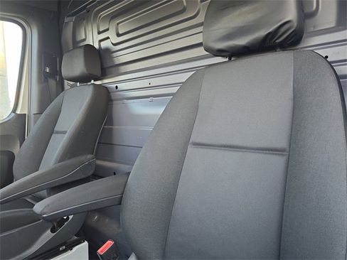 Used 2023 Mercedes-Benz Sprinter 2500 image 8