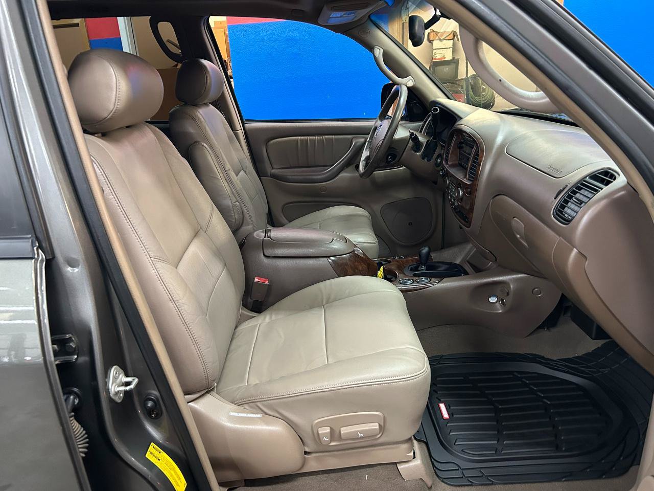 Used 2004 Toyota Sequoia Limited AWD/4WD image 8