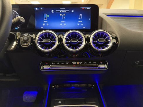 Certified 2025 Mercedes-Benz GLA 250 image 12