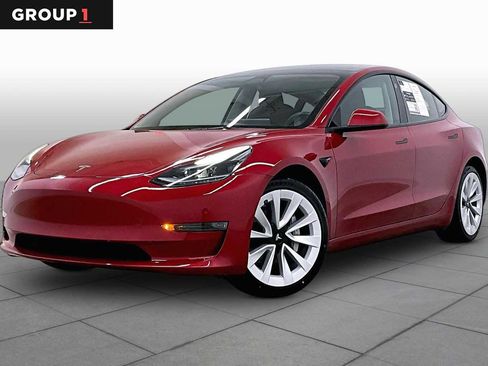 Used 2023 Tesla Model 3 Standard Range image 1