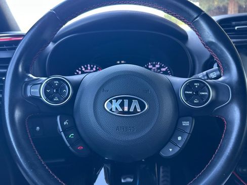 Used 2018 Kia Soul + FWD image 21