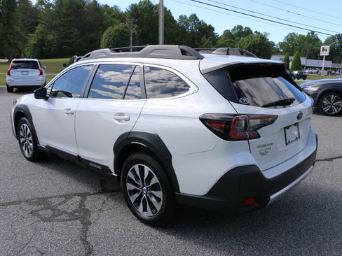 Used 2023 Subaru Outback Limited XT AWD/4WD image 3