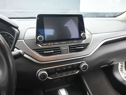 Used 2024 Nissan Altima 2.5 SR FWD image 15
