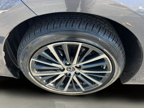 Certified 2024 Lexus ES 350 w/ Premium Package image 12