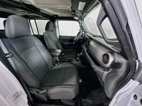 Used 2021 Jeep Gladiator Sport AWD/4WD image 29