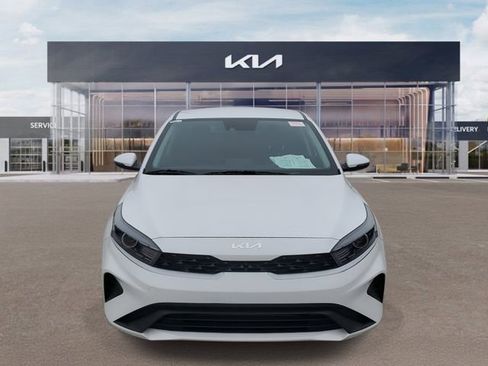 Used 2023 Kia Forte LXS w/ LXS Technology Package image 2