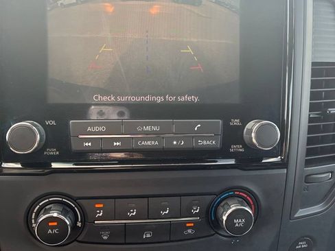 Used 2022 Nissan Titan SV RWD image 16
