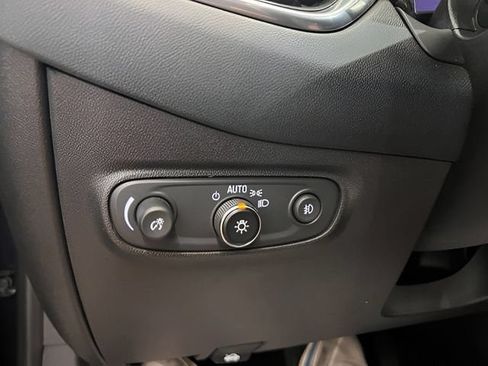 Certified 2022 Chevrolet Equinox Premier FWD image 22