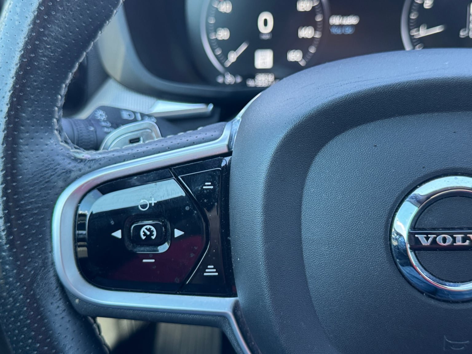 Used 2019 Volvo XC60 T5 R-Design w/ Protection Package Premier FWD image 22