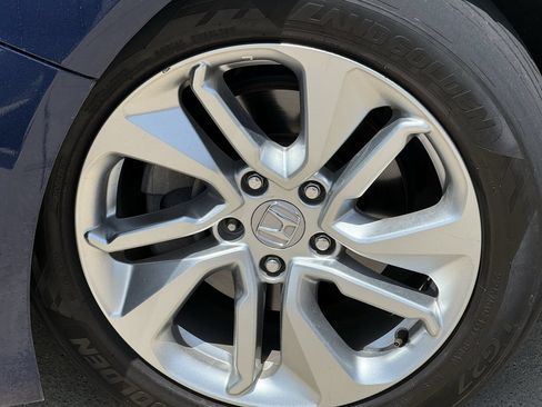 Used 2018 Honda Accord LX image 9
