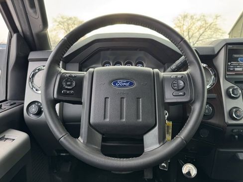 Used 2015 Ford F250 Lariat w/ Chrome Package image 28