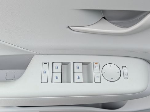 New 2026 Hyundai Kona SE image 10