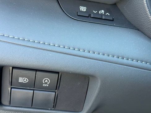 Used 2023 Toyota Highlander L FWD image 21
