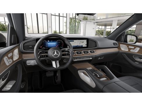New 2026 Mercedes-Benz GLS 580 GLS 580 image 2