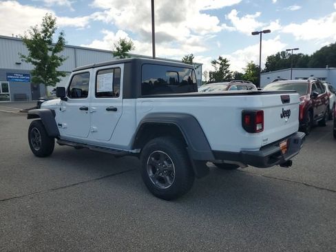 Used 2023 Jeep Gladiator Sport AWD/4WD image 4