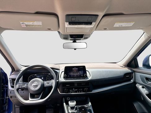 Used 2023 Nissan Rogue SV image 17