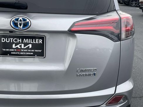 Used 2017 Toyota RAV4 Limited image 13