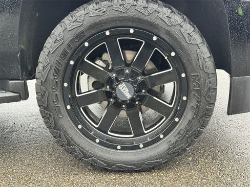 Used 2018 Chevrolet Tahoe LT w/ Luxury Package image 9