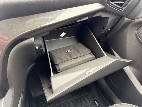 Used 2017 Ford Escape Titanium FWD image 31