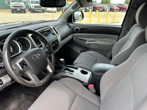 Used 2012 Toyota Tacoma 4x4 Access Cab V6 w/ TRD Off-Road Pkg image 15