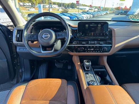 Certified 2023 Nissan Pathfinder Platinum image 14