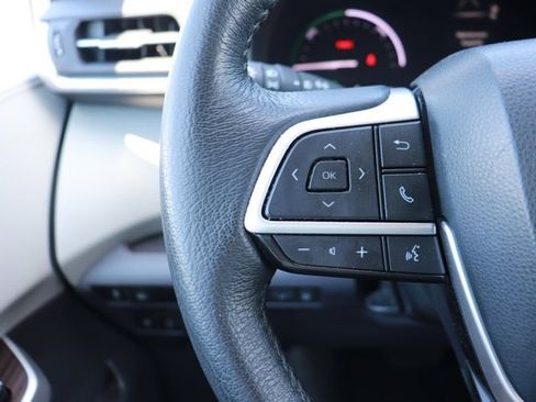 Used 2023 Toyota Sienna XLE FWD image 20