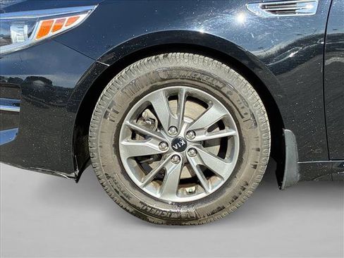 Used 2017 Kia Optima LX w/ Technology Package image 9