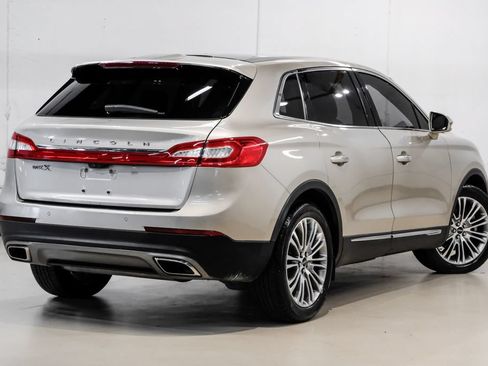 Used 2017 Lincoln MKX Reserve w/ Lincoln MKX Climate Package FWD image 9