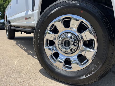 Used 2023 Ford F250 Lariat w/ Lariat Ultimate Package AWD/4WD image 8