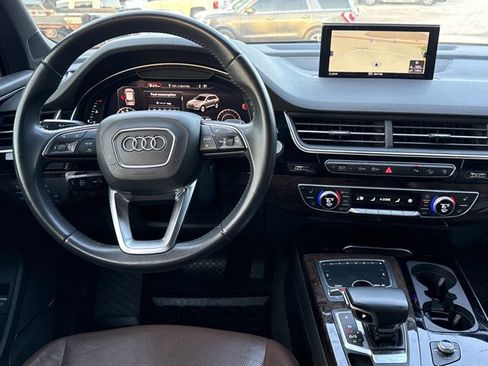 Used 2017 Audi Q7 3.0T Premium Plus AWD/4WD image 4