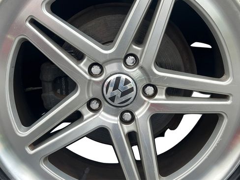 Used 2011 Volkswagen GTI 2-Door FWD image 40