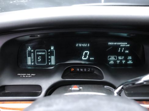 Used 1995 Lincoln Town Car Signature image 8