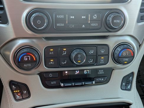 Used 2020 GMC Yukon Denali w/ Denali Premium Package image 30