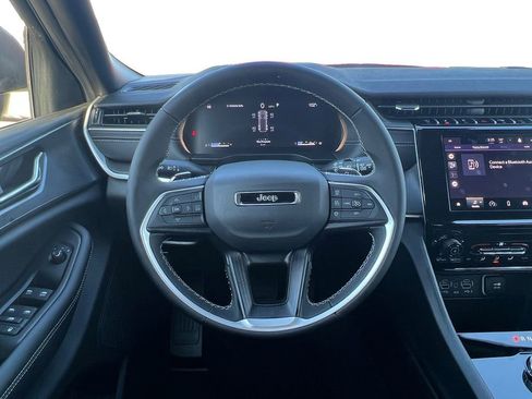 New 2025 Jeep Grand Cherokee Laredo image 21