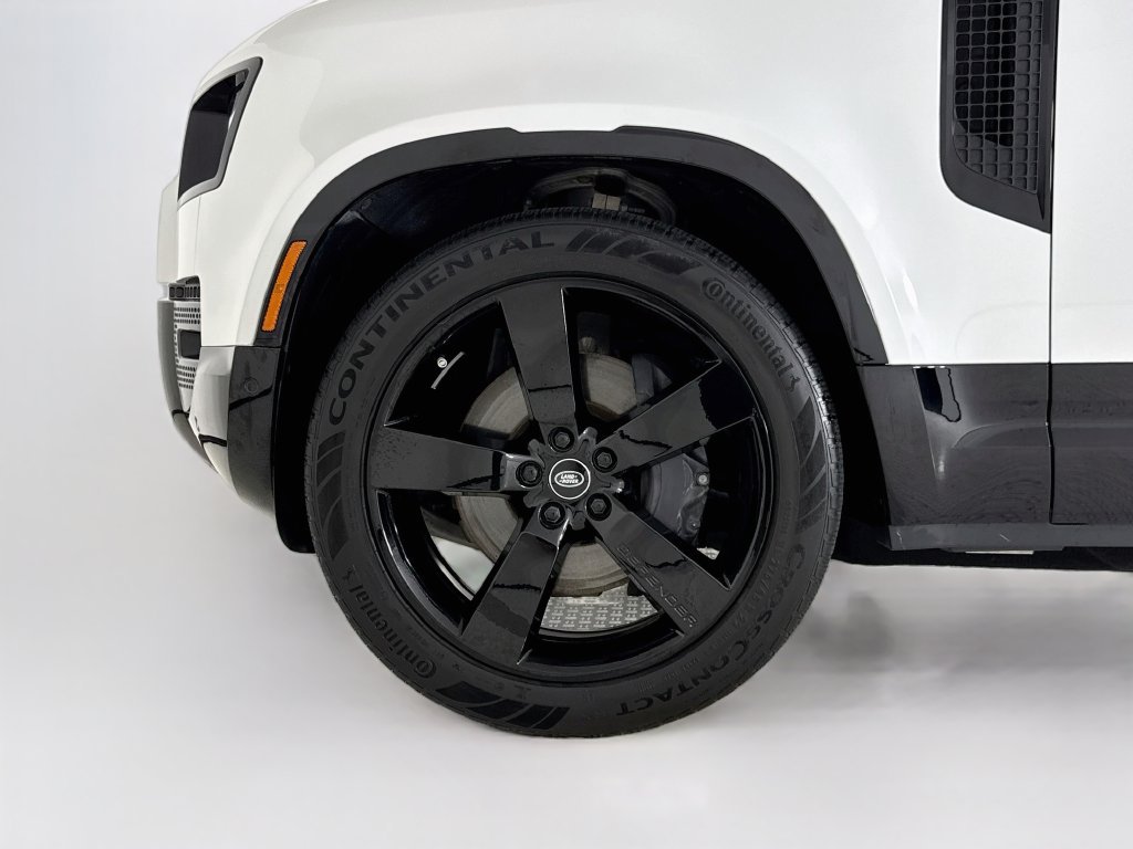 Used 2023 Land Rover Defender 130 X-Dynamic SE AWD/4WD image 28